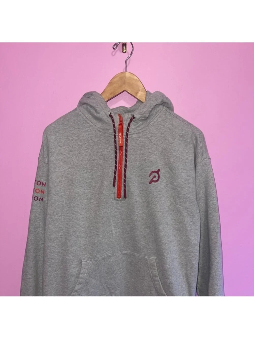 Peloton Grey‎ Half-Zip Hoodie Sweatshirt Men’s Small Kangaroo Pocket Logo